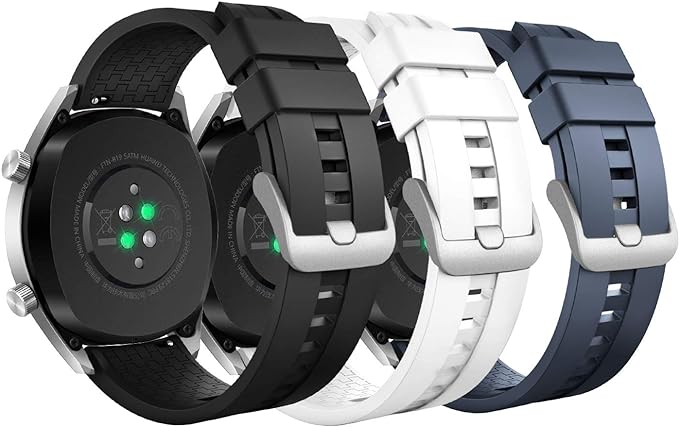 Set de tres correas de silicona para Huawei Watch GT Runner en colores negro, blanco y azul marino, con hebillas plateadas y sensores de ritmo cardíaco visibles en la parte posterior